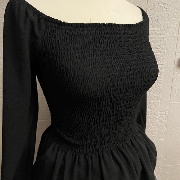 small blouse - Picture 4 of 6